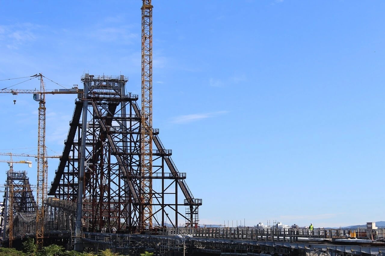 Luxen Construction Background